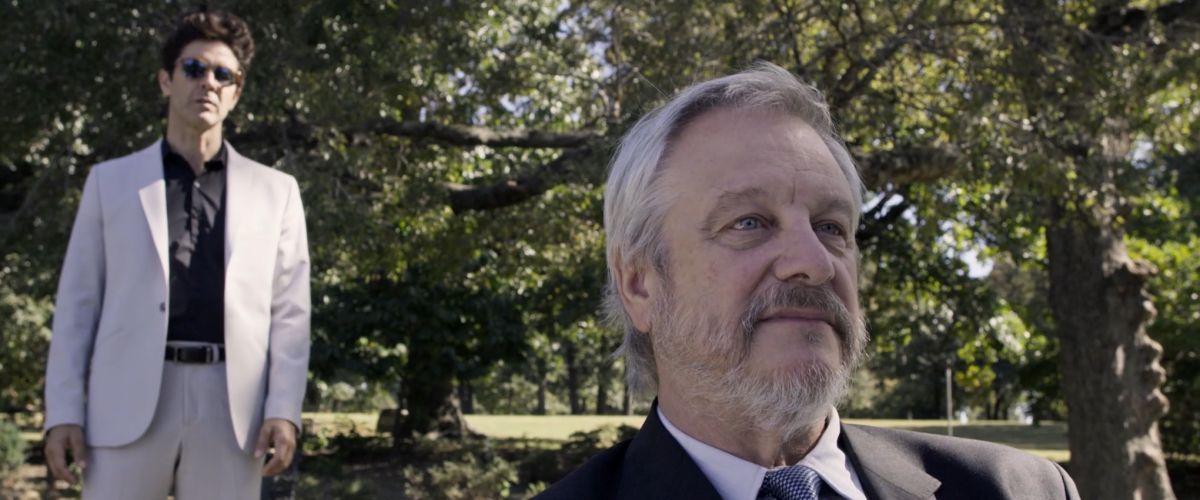 Crítica de “Yo, traidor”, relato sobre el poder y la avaricia con Mariano Martínez