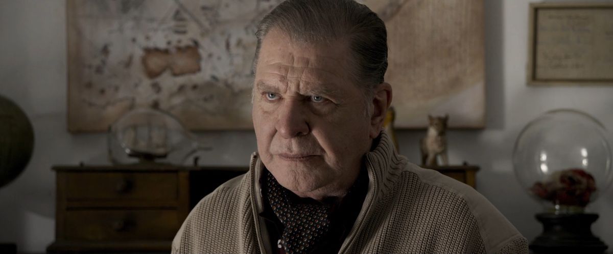 Crítica de “Yo, traidor”, relato sobre el poder y la avaricia con Mariano Martínez