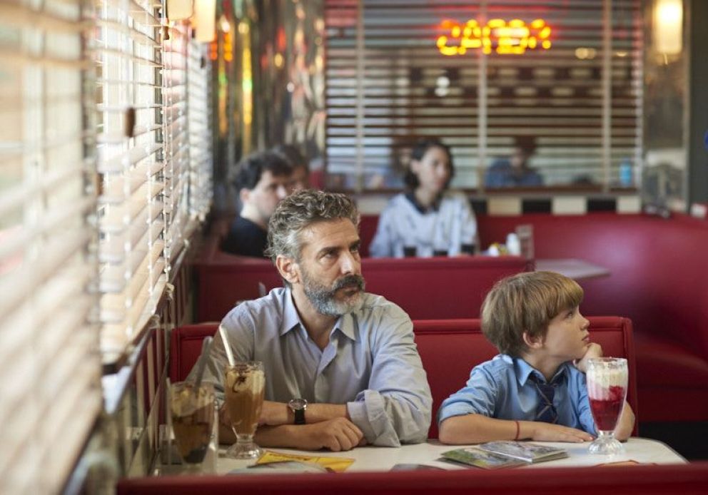 Crítica de "Hoy se arregla el mundo", Ariel Winograd y su oda a la paternidad