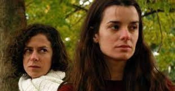 Crítica de "Historias extraordinarias": Llinás y la reconfiguración narrativa del cine argentino