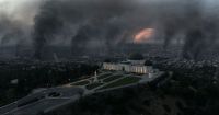 Crítica de “Moonfall”, la lunática odisea de Roland Emmerich con Halle Berry y Patrick Wilson