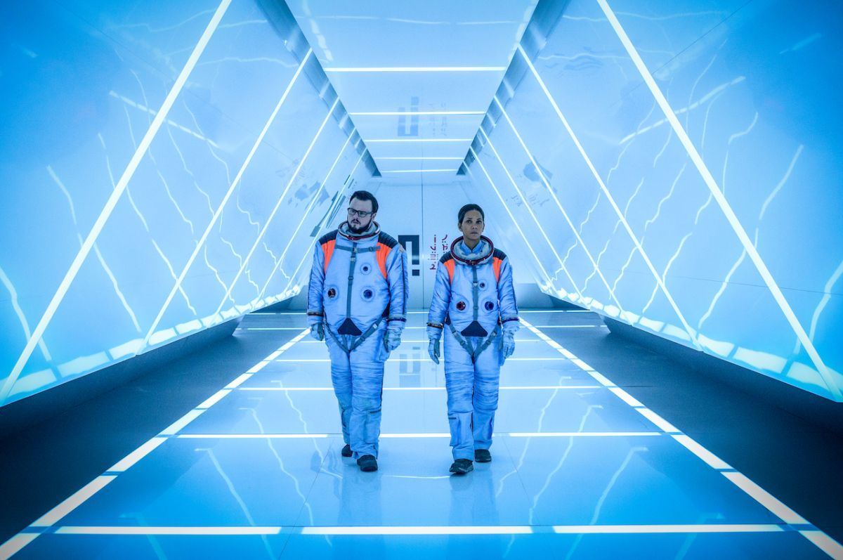 Crítica de “Moonfall”, la lunática odisea de Roland Emmerich con Halle Berry y Patrick Wilson