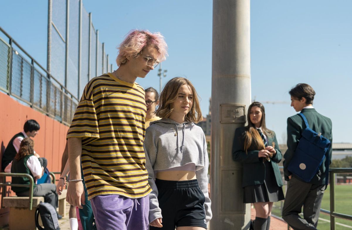 Crítica de "A través de mi ventana", desnudos y abdominales marcados para justificar la violencia y las relaciones tóxicas