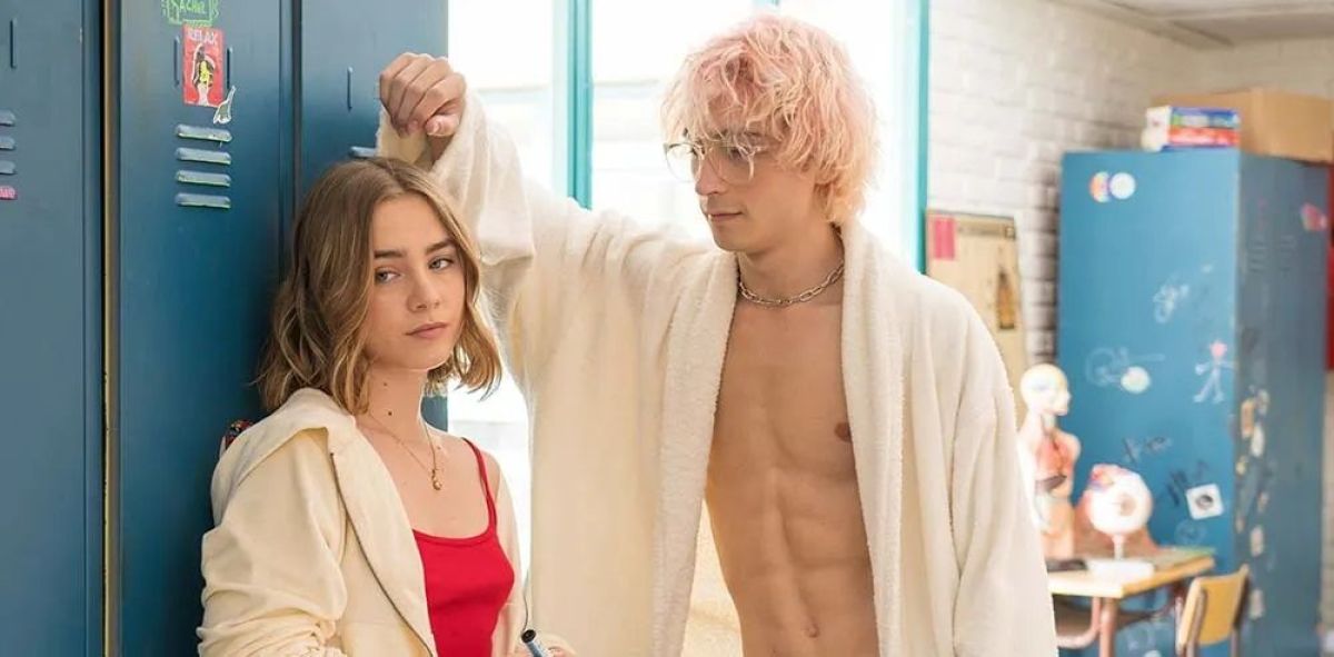 Crítica de "A través de mi ventana", desnudos y abdominales marcados para justificar la violencia y las relaciones tóxicas