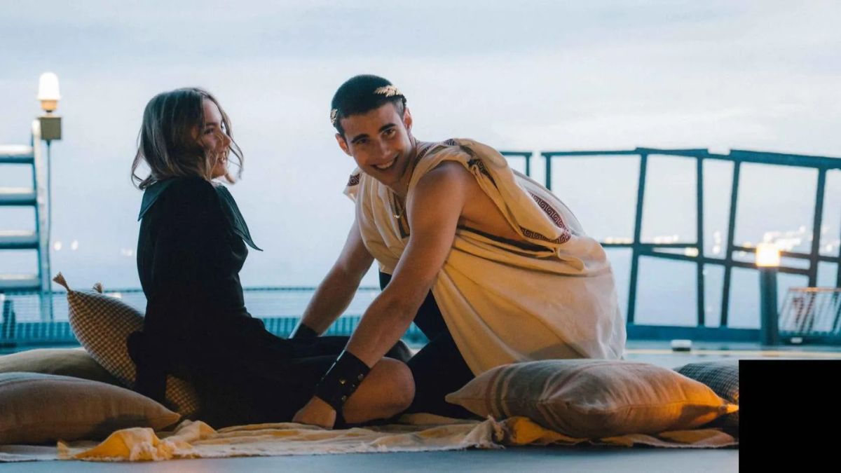 Crítica de "A través de mi ventana", desnudos y abdominales marcados para justificar la violencia y las relaciones tóxicas