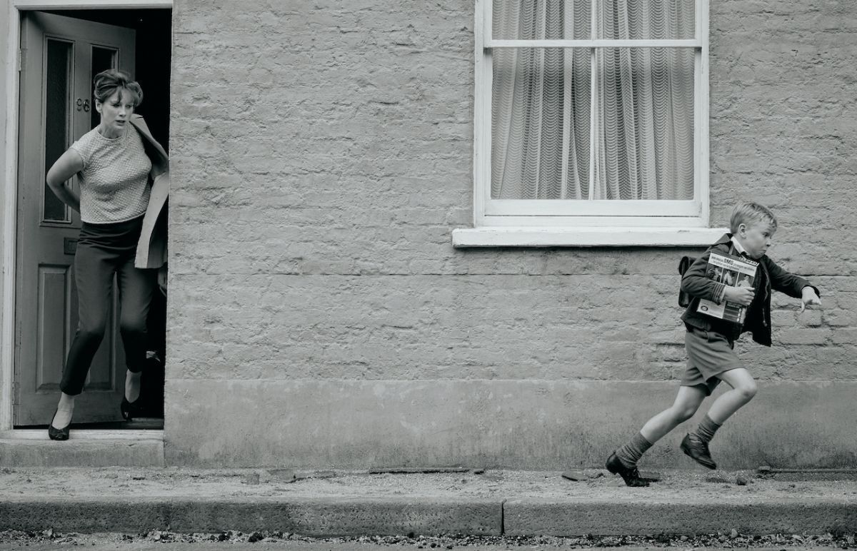 Crítica de "Belfast", la dulce y melancólica niñez interrumpida de Kenneth Branagh 