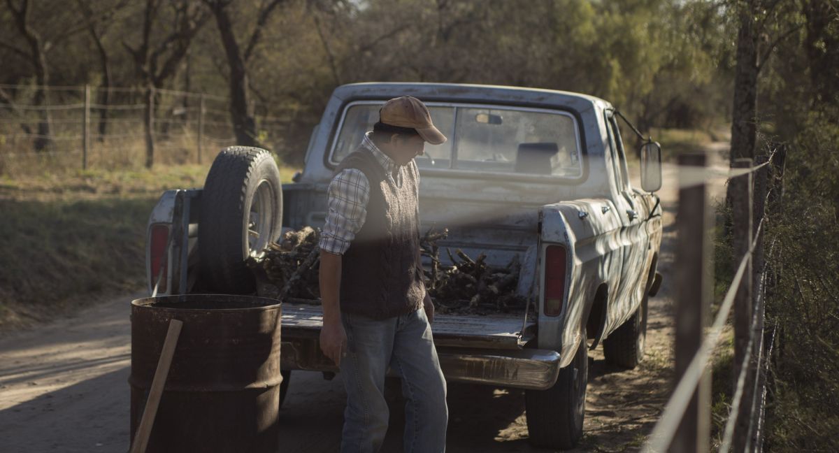 Crítica de “Bajo la corteza”, Martín Heredia Troncoso  y la problemática de los incendios forestales 