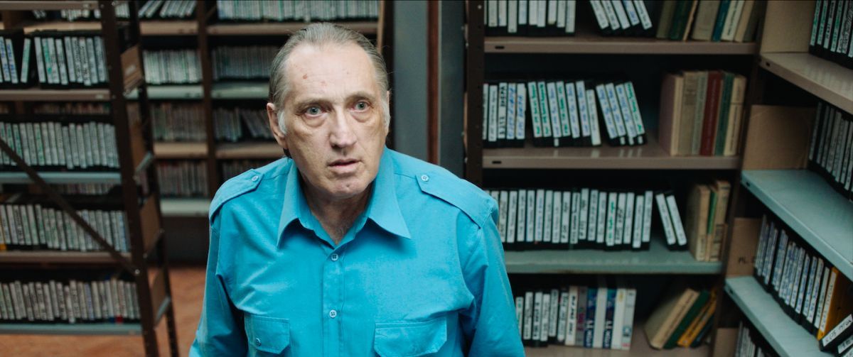 Crítica de "Voces doradas", un film sobre la migración y la búsqueda de superación de Evgeny Ruman