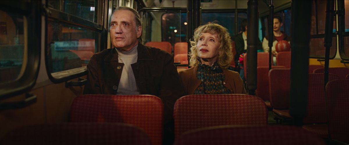 Crítica de "Voces doradas", un film sobre la migración y la búsqueda de superación de Evgeny Ruman