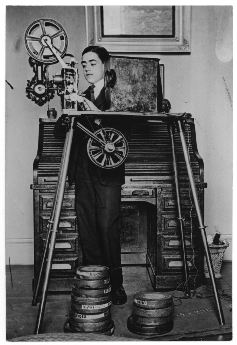 Se inaugura la muestra que exhibe la colección Ducrós Hicken en conmemoración a los 50 años del Museo del Cine