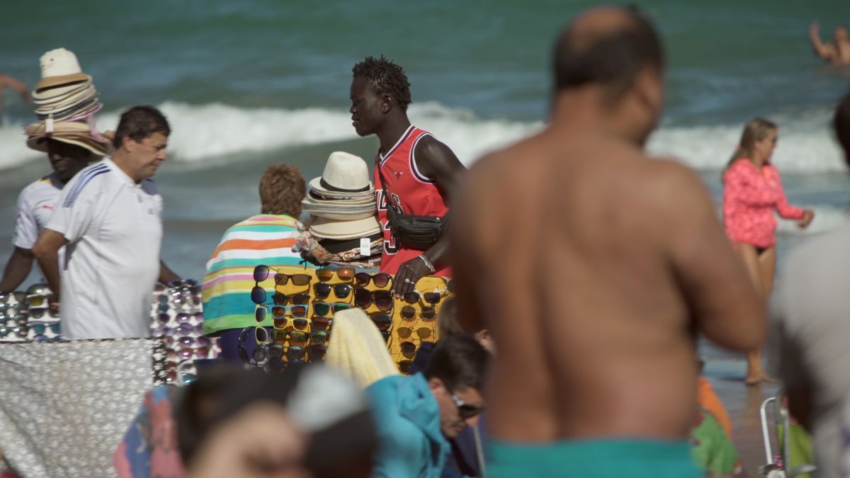 Crítica de “Borom Taxi”, relato sobre los senegaleses en Argentina de Andrés Guerberoff