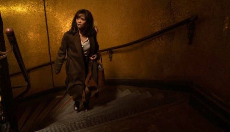 Crítica de "Traición en el aire", un thriller demasiado elegante con Chris Pine y Thandie Newton 