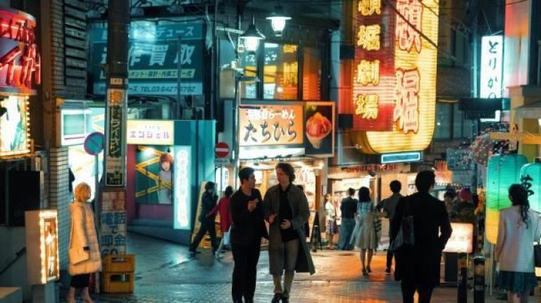 Crítica de "Tokyo Vice", el frenético y estilizado thriller de Michael Mann con Ansel Elgort