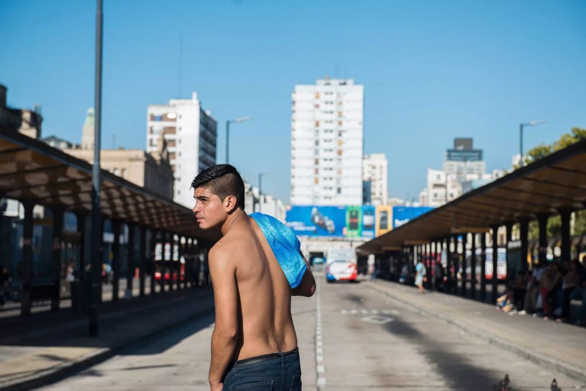 Crítica ce "Miserere" y la prostitución masculina en Plaza Once según Francisco Ríos Flores