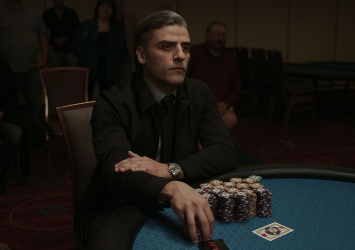 Crítica de “El contador de cartas”, las obsesiones de Paul Schrader con Oscar Isaac