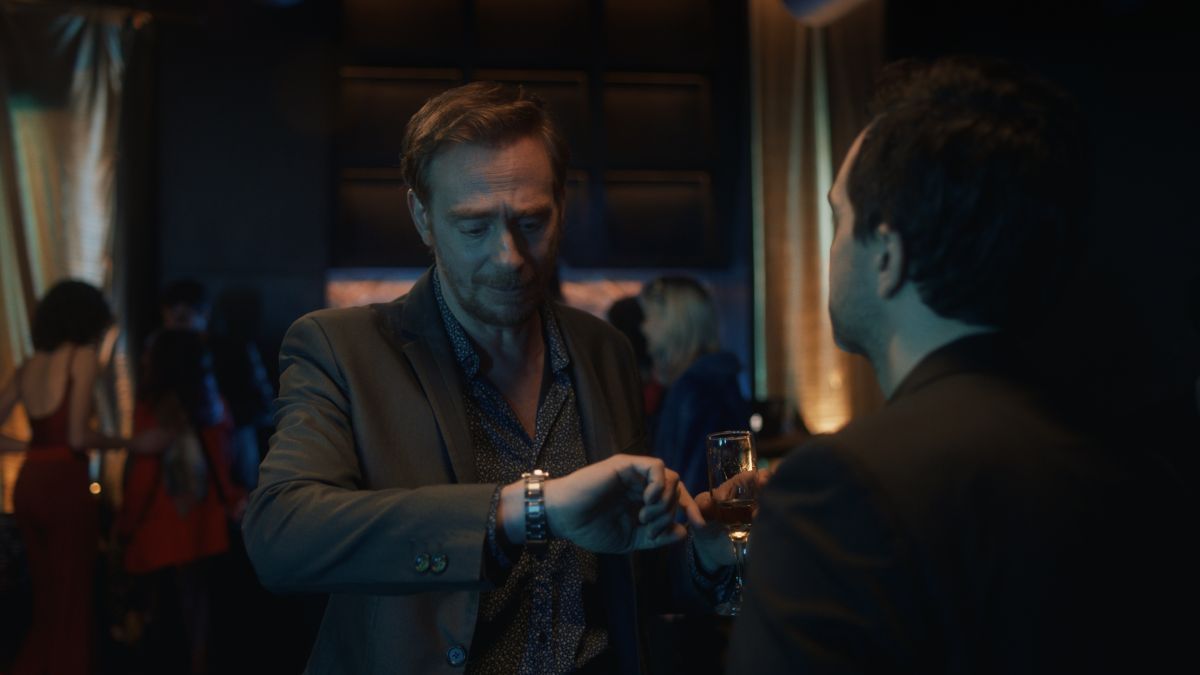 Crítica de "Que todo se detenga", el descenso a los infiernos de Juan Baldana