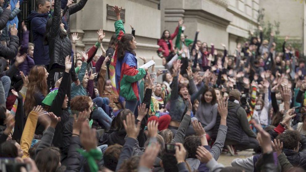 Crítica de “El Nacional”, el emblemático colegio de Buenos Aires según Alejandro Hartmann