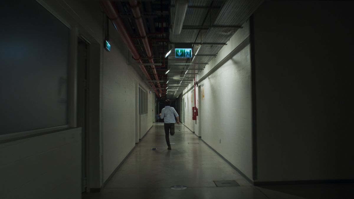 Crítica de “En la mira”, adrenalina en el call center con Nicolás Francella