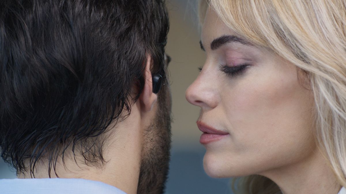 Crítica de “En la mira”, adrenalina en el call center con Nicolás Francella